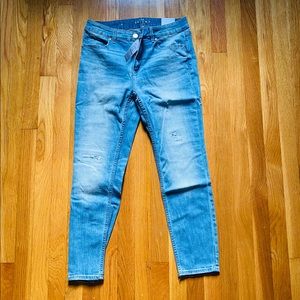 White House Black Market High-Rise Skinny Crop 6R